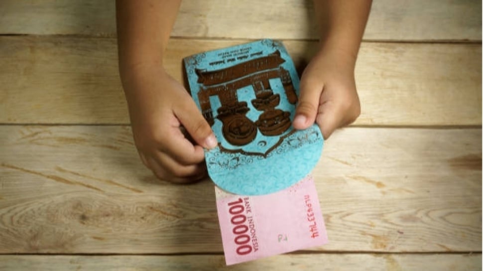 Tradisi Bagi-Bagi Uang saat Lebaran, Begini Sejarahnya